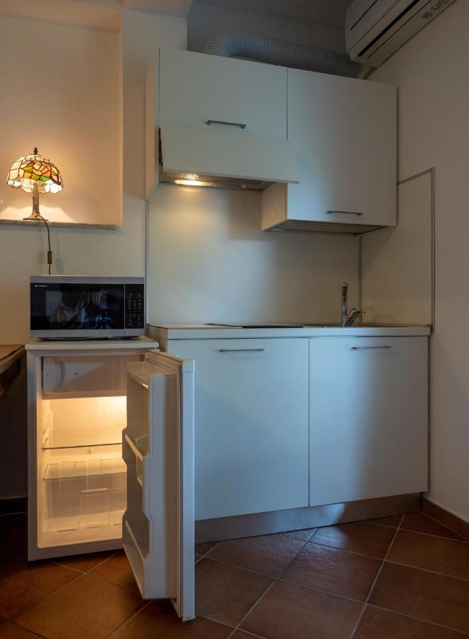 Tra Gli Ulivi Bed & Breakfast Pietra Ligure Bagian luar foto