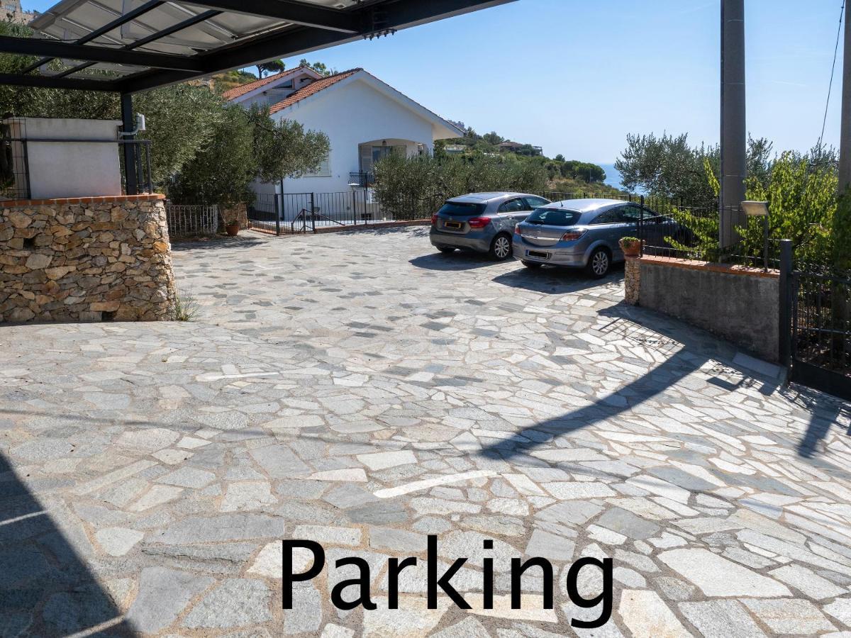 Tra Gli Ulivi Bed & Breakfast Pietra Ligure Bagian luar foto