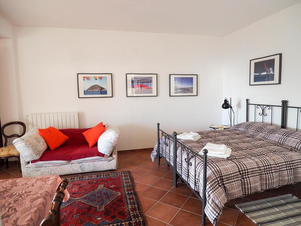 Tra Gli Ulivi Bed & Breakfast Pietra Ligure Bagian luar foto