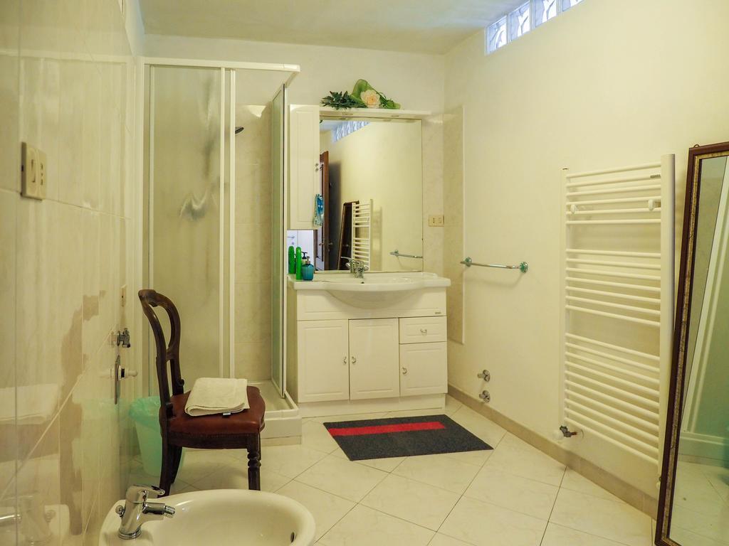 Tra Gli Ulivi Bed & Breakfast Pietra Ligure Ruang foto