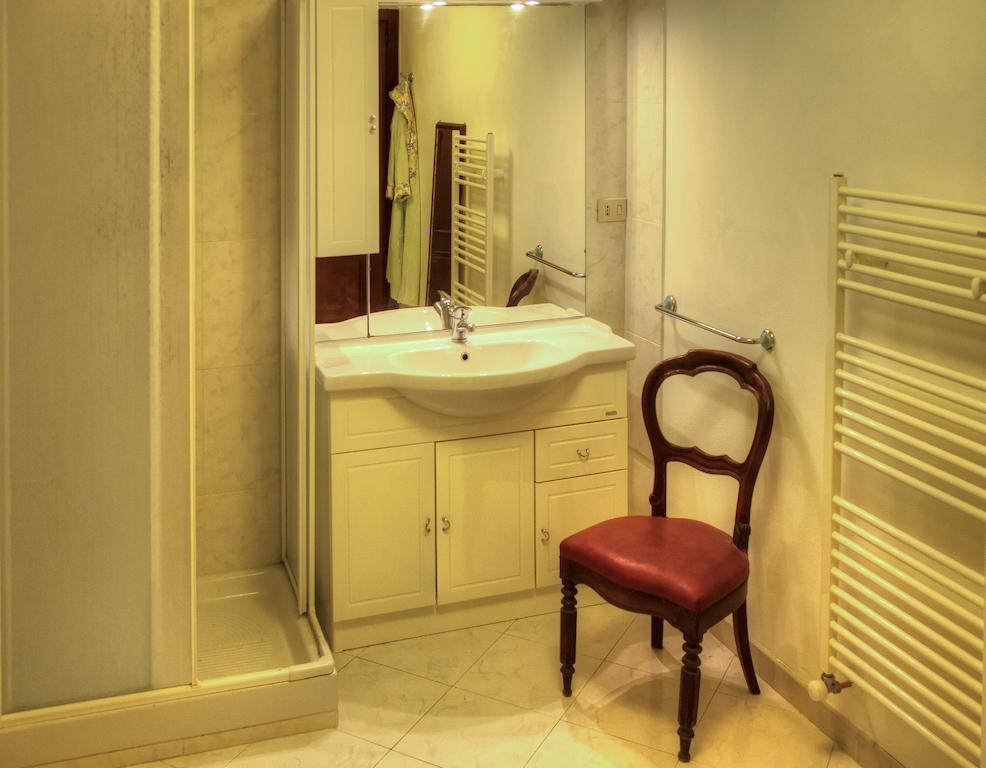 Tra Gli Ulivi Bed & Breakfast Pietra Ligure Bagian luar foto